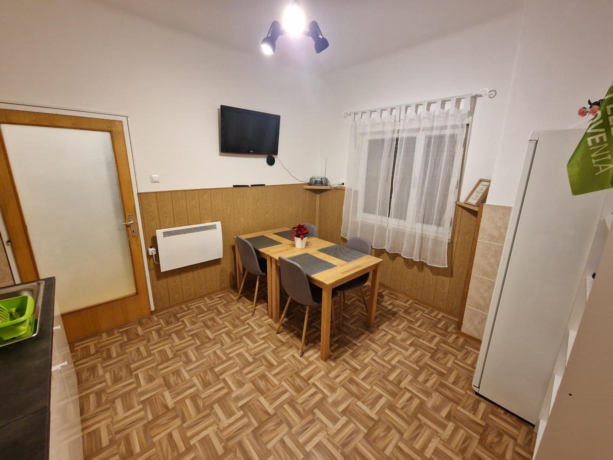 Saso Rooms & Apartments リュブリャナ エクステリア 写真