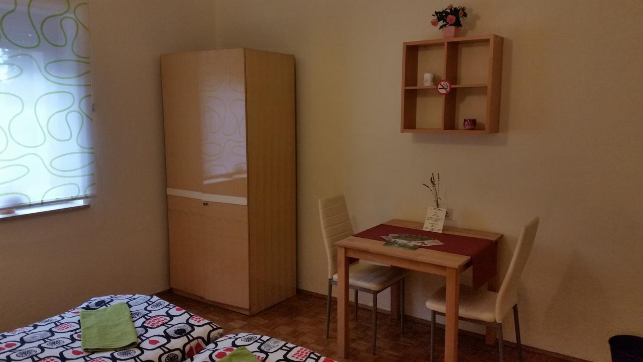 Saso Rooms & Apartments リュブリャナ エクステリア 写真